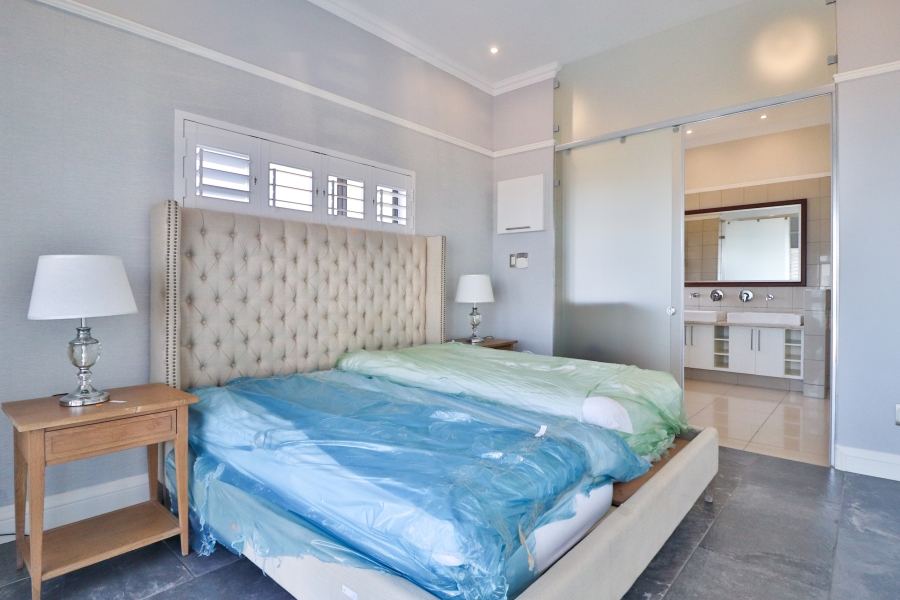 8 Bedroom Property for Sale in Reebok Western Cape